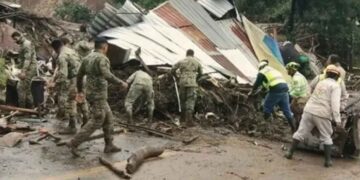 Siguen incomunicadas 191 comunidades en cinco estados del país: SICT