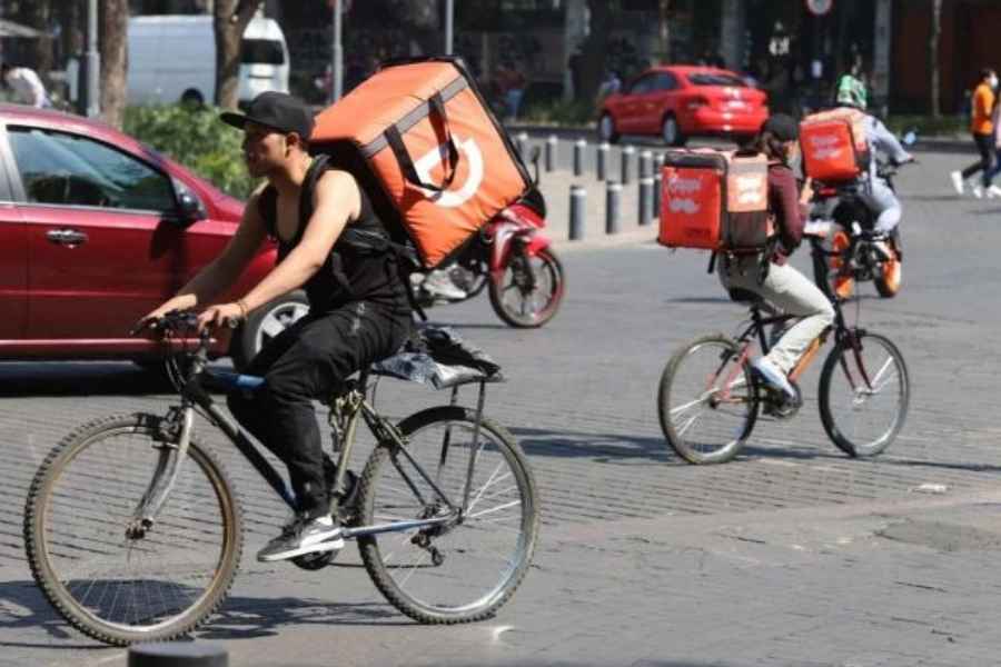 Solo el 10 % de trabajadores por aplicación accede a seguridad social, advierte la UNTA
