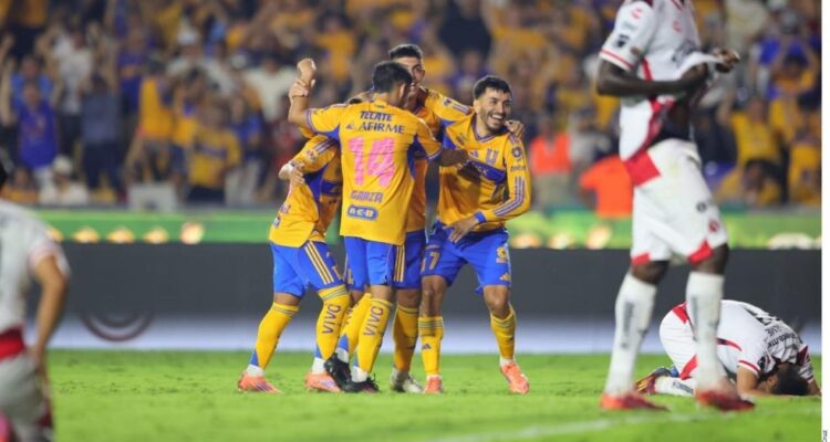 Tigres Rayados Clásico Regio