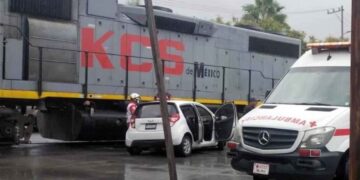 joven tren colonia Terminal