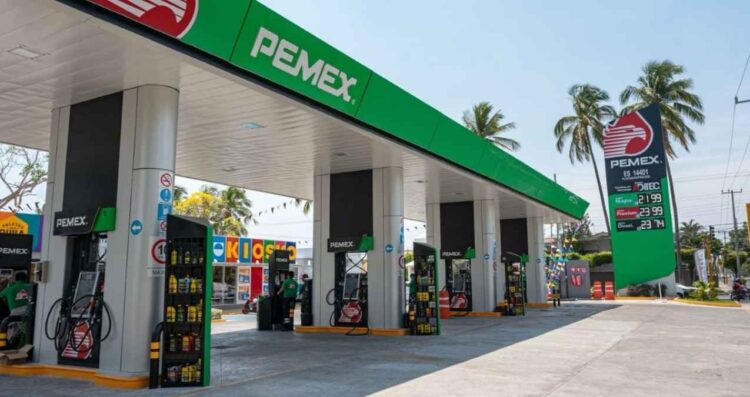 Ventas de gasolina en México se hunden y alcanzan mínimo histórico reciente