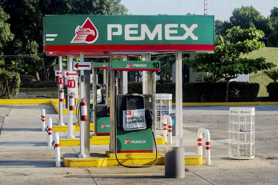 Ventas de gasolina en México se hunden y alcanzan mínimo histórico reciente