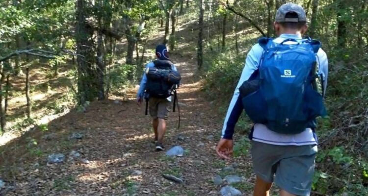 acceso al río en parque los troncones