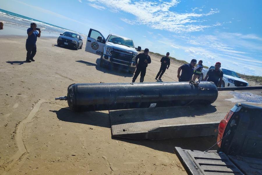 basura espacial en playa bagdad