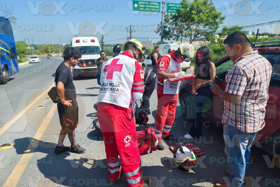 choque de motocicleta contra auto en victoria