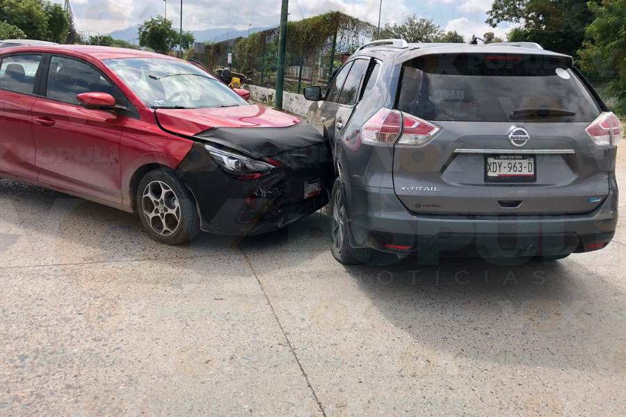 choque en cruce del eje vial en victoria