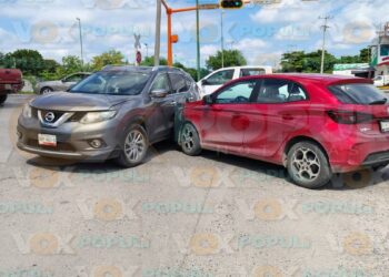 choque en cruce del eje vial en victoria