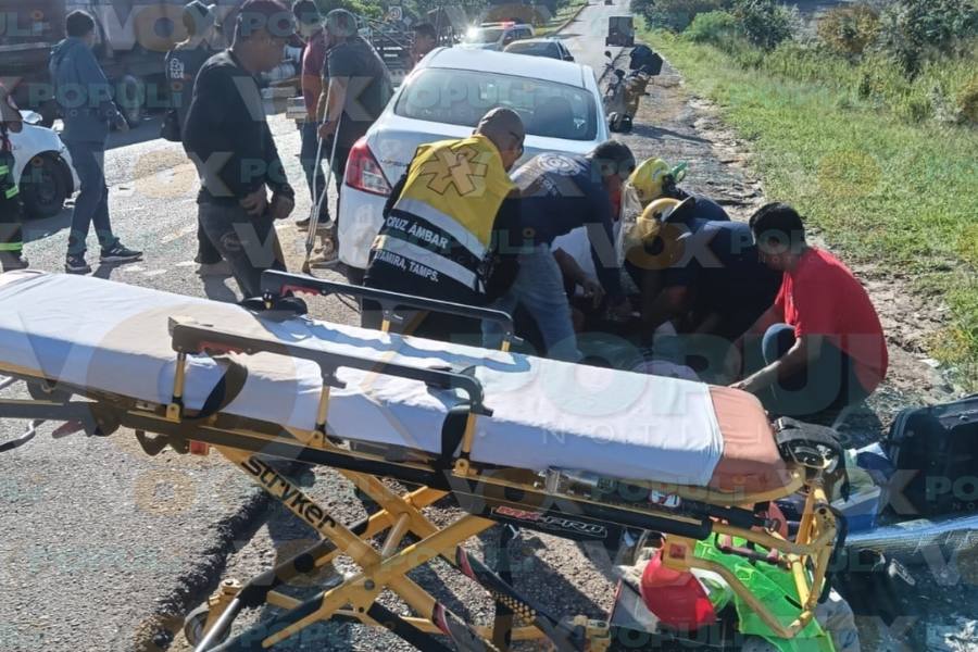 choque entre auto y camioneta en Altamira