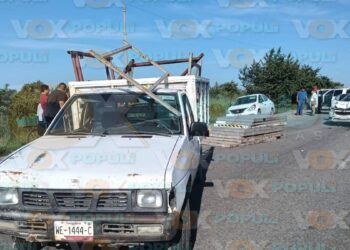 choque entre auto y camioneta en Altamira