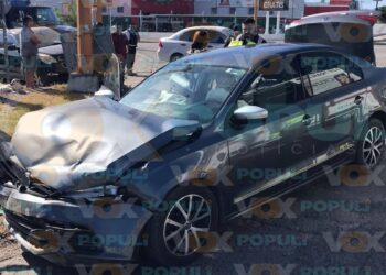 choque por semáforo dañado en victoria