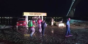 costales de arena en río Pánuco