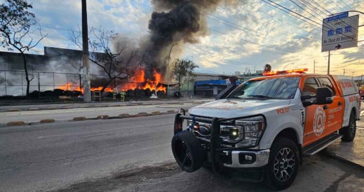 fuerte incendio en San Nicolás