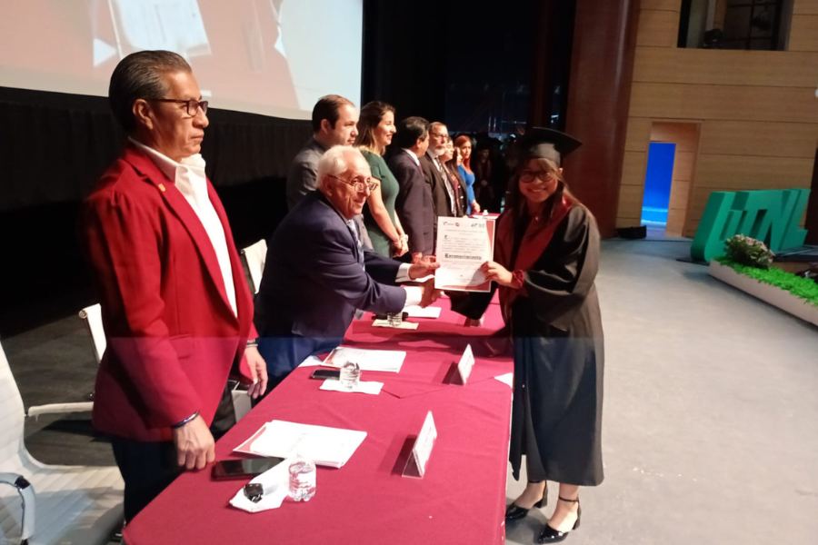 graduación en la ut de nuevo laredo