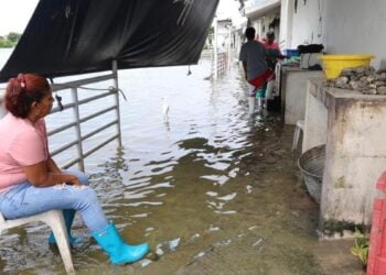 muelle inundado en Tampico
