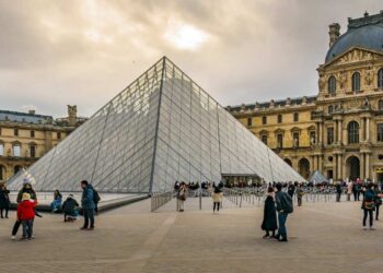 robo joyas Louvre