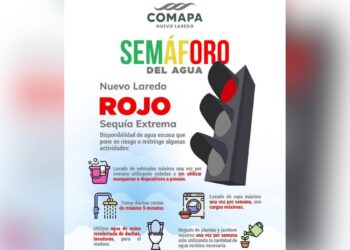 semáforo rojo en Nuevo Laredo