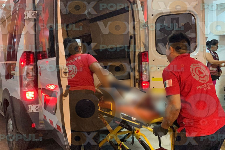 Perros callejeros provocan caída de una joven motociclista en El Mante, Tamaulipas