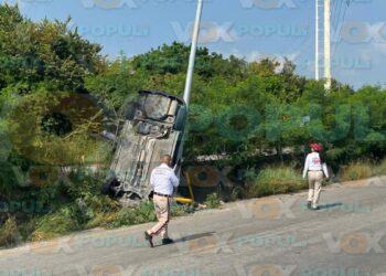 volcadura contra poste en altamira