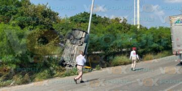 volcadura contra poste en altamira