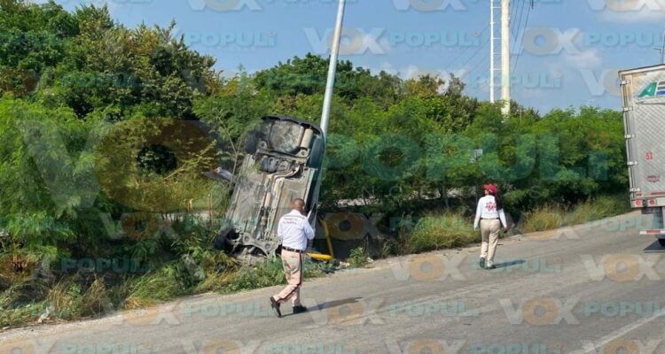 volcadura contra poste en altamira