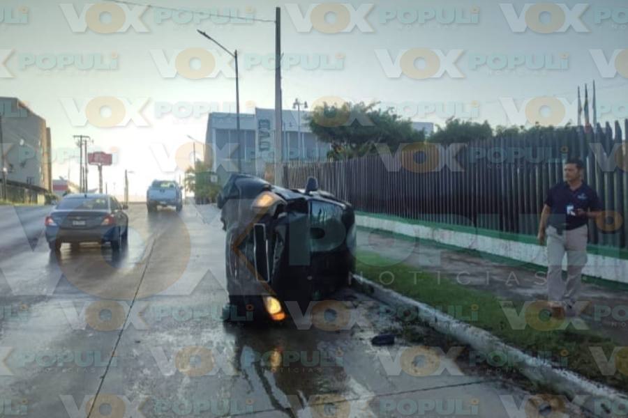 volcadura de auto en tampico