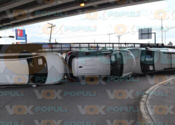 volcadura de camioneta nodriza en Matamoros