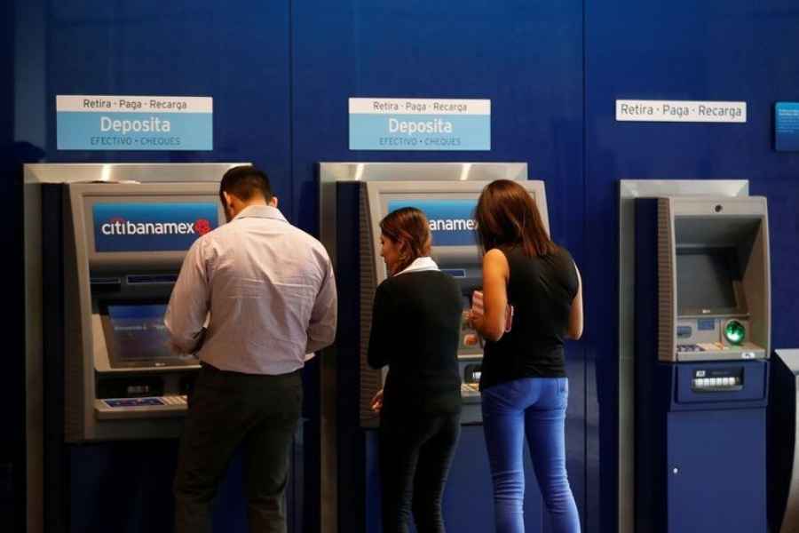 ¿Abrirán los bancos durante el Día de Muertos