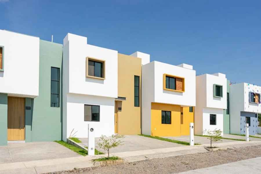 ¿Cuáles son los grupos prioritarios en el programa Vivienda para el Bienestar