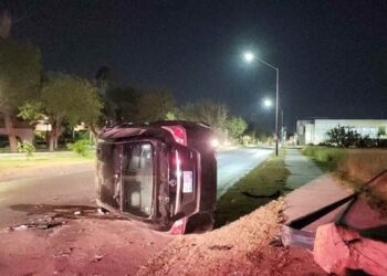 Abandonan automóvil en Nuevo Laredo