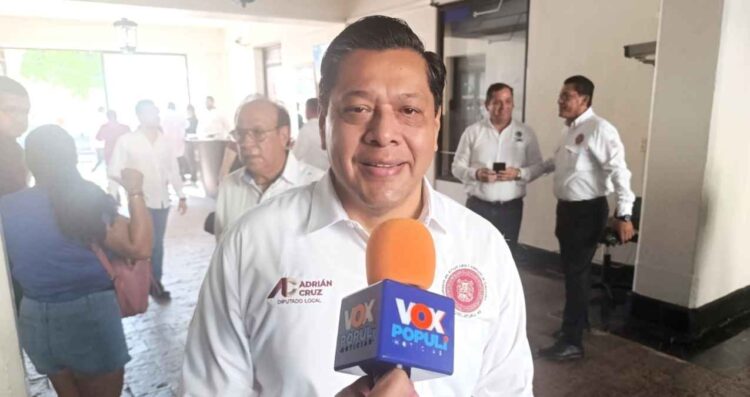 Adrián Cruz, diputado local, busca apoyo laboral para padres de niños con autismo en Tamaulipas