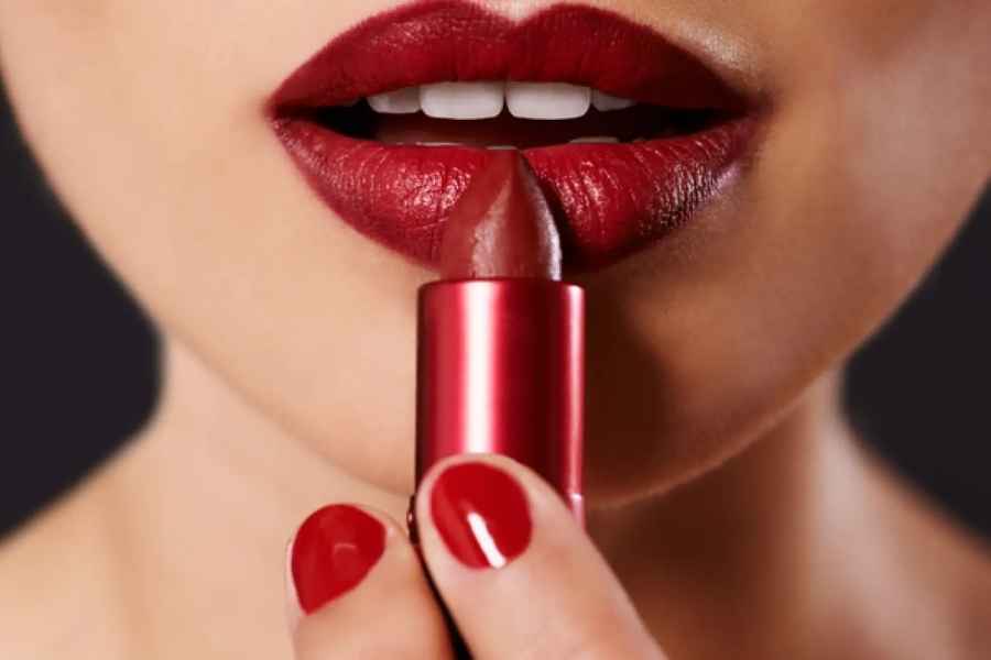 Alerta detectan metales tóxicos en labiales vendidos en México