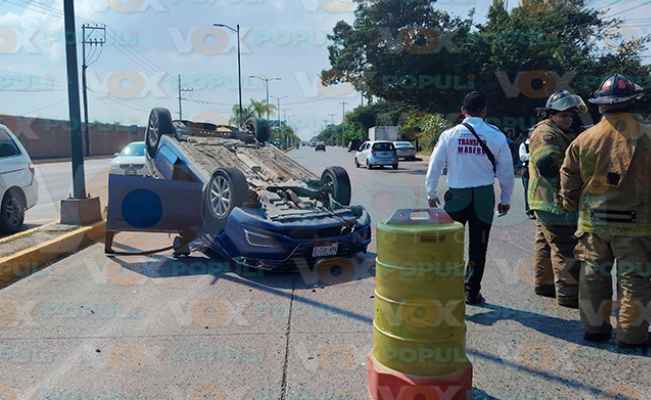 Aparatoso choque con volcadura rumbo a Playa Miramar en Ciudad Madero, Tamaulipas, deja 4 lesionados
