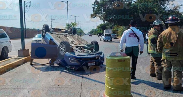 Aparatoso choque con volcadura rumbo a Playa Miramar en Ciudad Madero, Tamaulipas, deja 4 lesionados