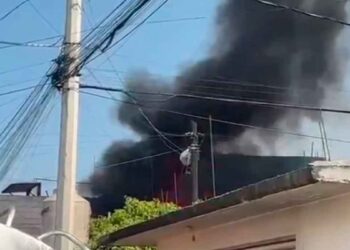 Arde bodega en Ecatepec y provoca intensa movilización de cuerpos de emergencia