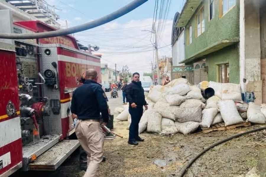 Arde bodega en Ecatepec y provoca intensa movilización de cuerpos de emergencia