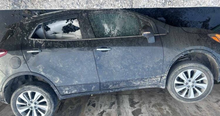 Automóvil cae en canal Matamoros