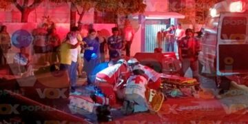 Automóvil impacta camioneta y joven sale proyectado en plena avenida de Cd. Madero, Tamaulipas