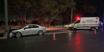 Automovilista pierde la vida tras estrellarse contra poste en la Carretera a Laredo en Escobedo, NL