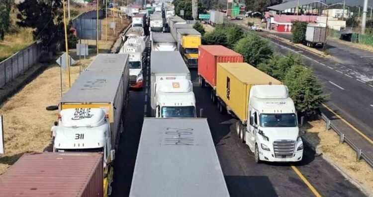 Bloqueos carreteros en México dejaron una pérdida de hasta 6 mil mdp, según Concanaco Servytur