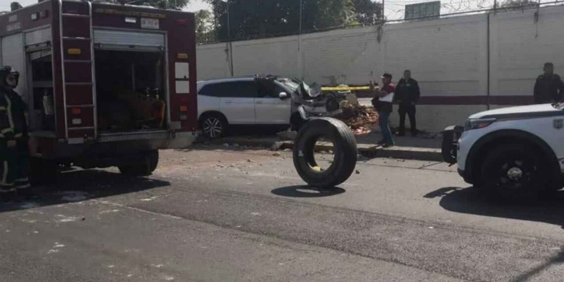 hombre camellón barda Iztapalapa