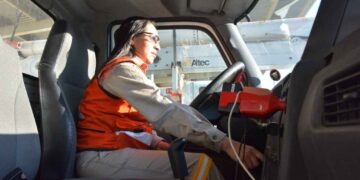 CFE refuerza la igualdad de género con más mujeres en áreas técnicas y directivas