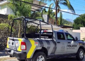 Caen dos hombres en Monterrey tras robo de 220 mil pesos en Santiago, NL