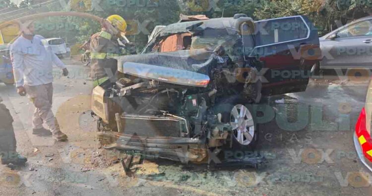 Camioneta choca con vehículo de Sabritas y se incendia en Altamira, Tamaulipas