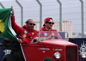 Charles Leclerc y Lewis Hamilton responden a las críticas de John Elkann tras el GP de Brasil