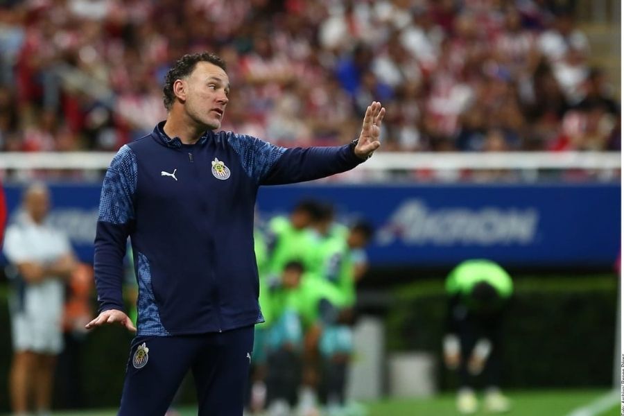 Chivas entrenador Gabriel Milito