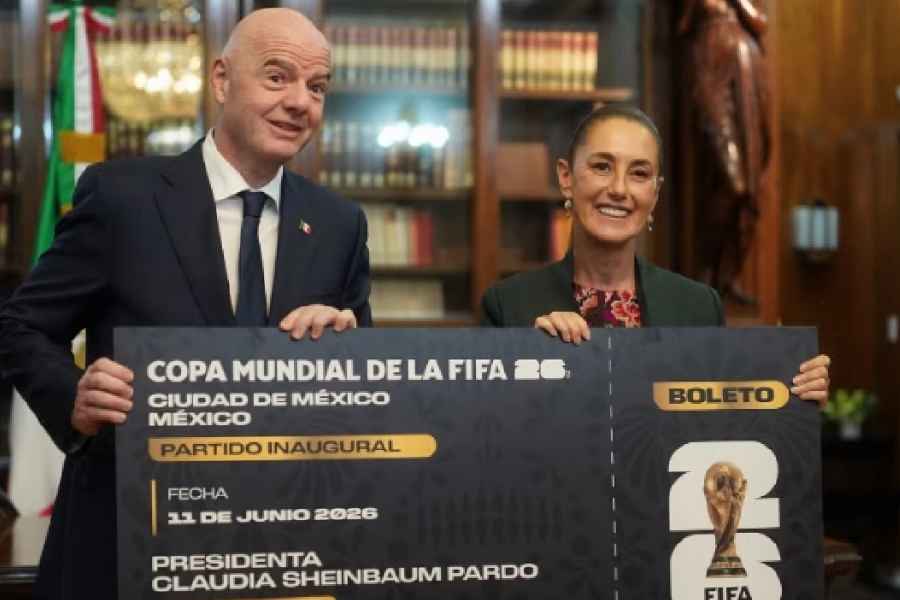 Claudia Sheinbaum pospone anuncio del Mundial 2026 por tragedias en el país
