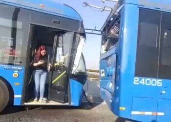 Colisionan dos Trolebús elevados en la alcaldía Iztapalapa, CDMX; hay al menos 26 lesionados
