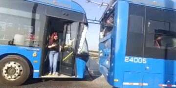 Colisionan dos Trolebús elevados en la alcaldía Iztapalapa, CDMX; hay al menos 26 lesionados