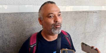 Conoce la historia inspiradora de Ángelo Bravo, un vendedor de galletas lleno de determinación en Tampico, Tamaulipas