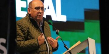 Coordinador del PRI señala posibles afectaciones a familias por reforma de Ley de Aguas en México